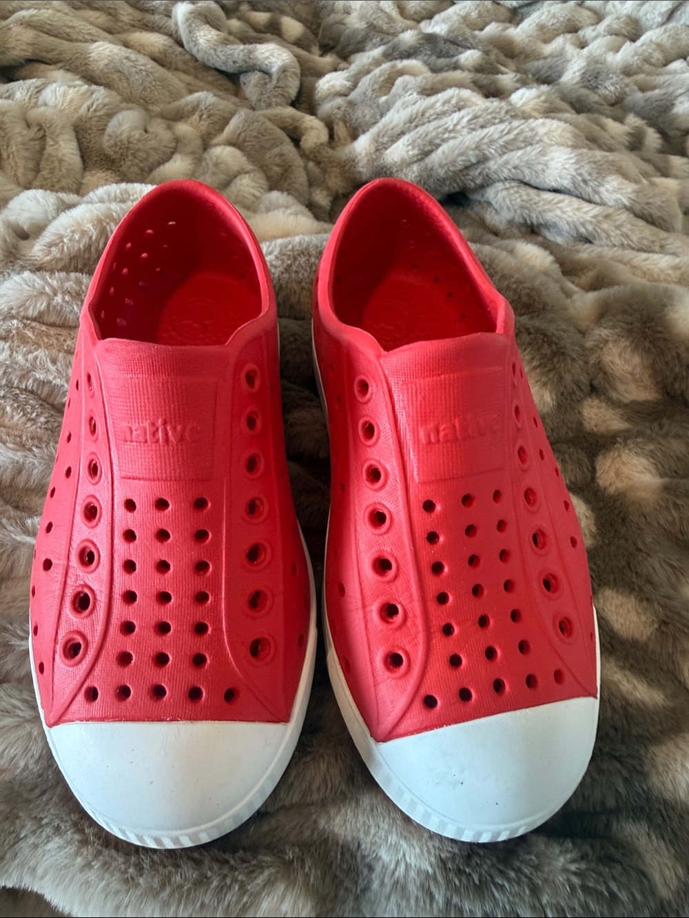 Native Kids Water Shoes Slip-On in Bright Red with White Toe